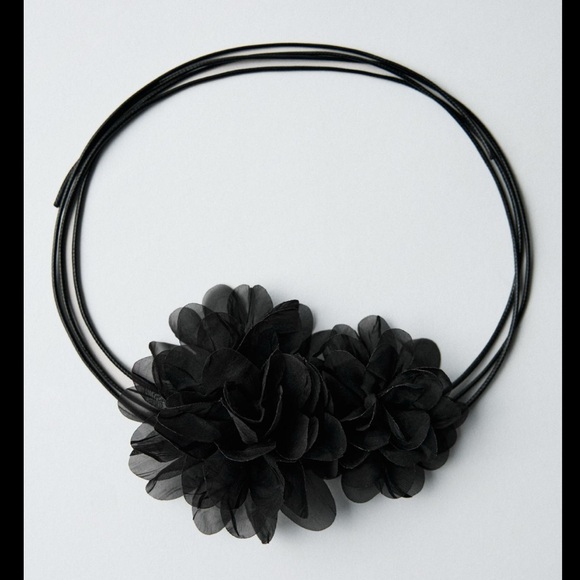 CORDED COLLAR FLOWERS - Picture 4 of 4